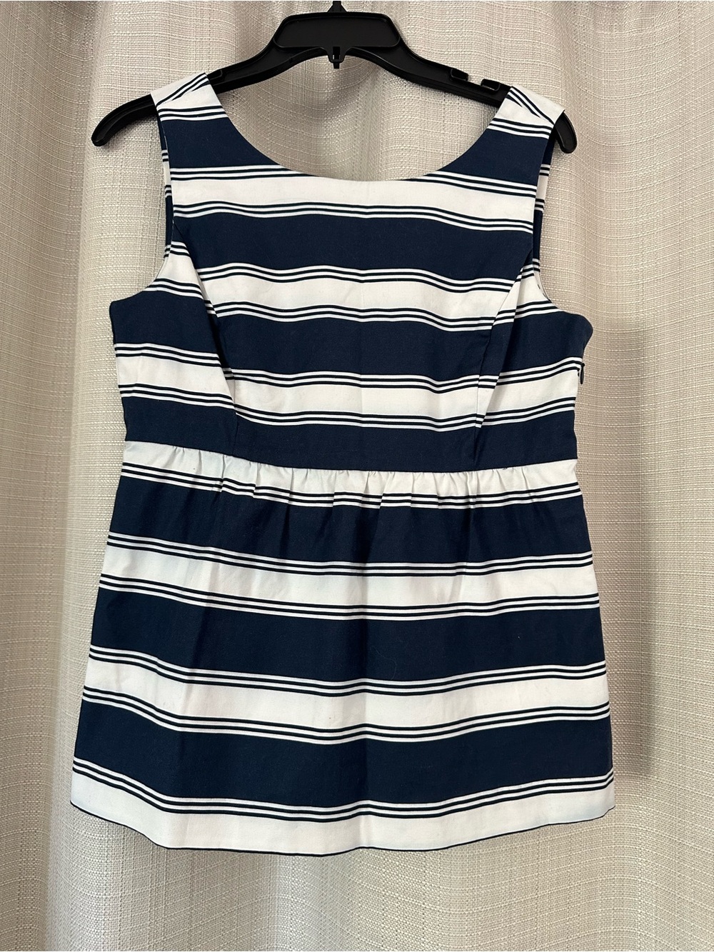 Vineyard Vines Navy and White Striped Sleeveless top 4 woven nautical